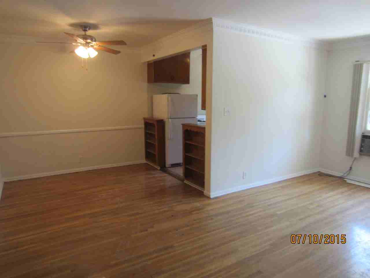 7571 Willoughby Ave. - Photo 2 of 20