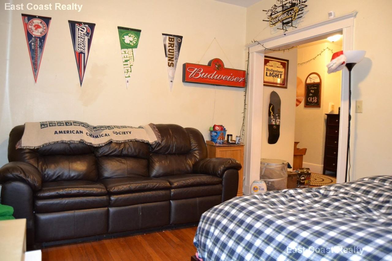 63 Woodstock Ave #5 - Photo 5 of 13