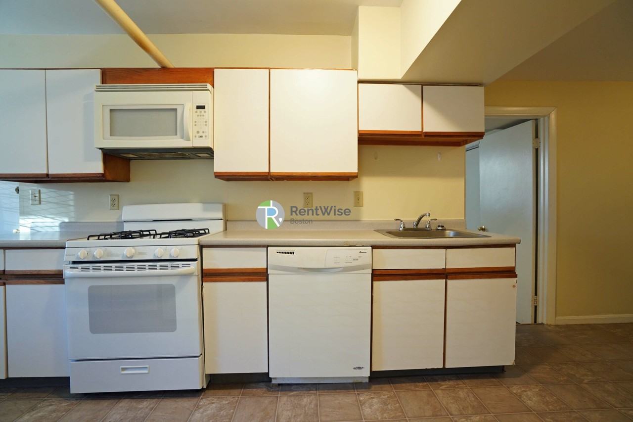 230 Fuller St #A - Photo 7 of 23