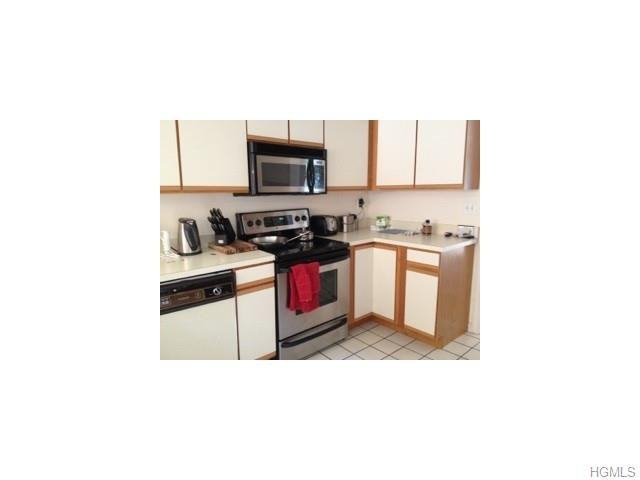 2 Cotswold Dr - Photo 3 of 13