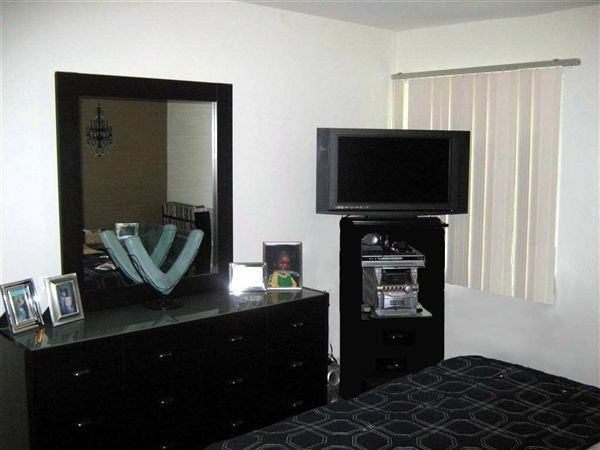 Franklin Hills Apts & Townhomes - Photo 3 of 14