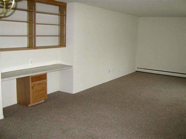 Versailles-Biarritz Apartments - Photo 2 of 11