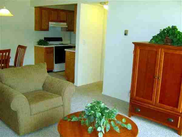 Tel-Twelve Place Apartments - Photo 2 of 12