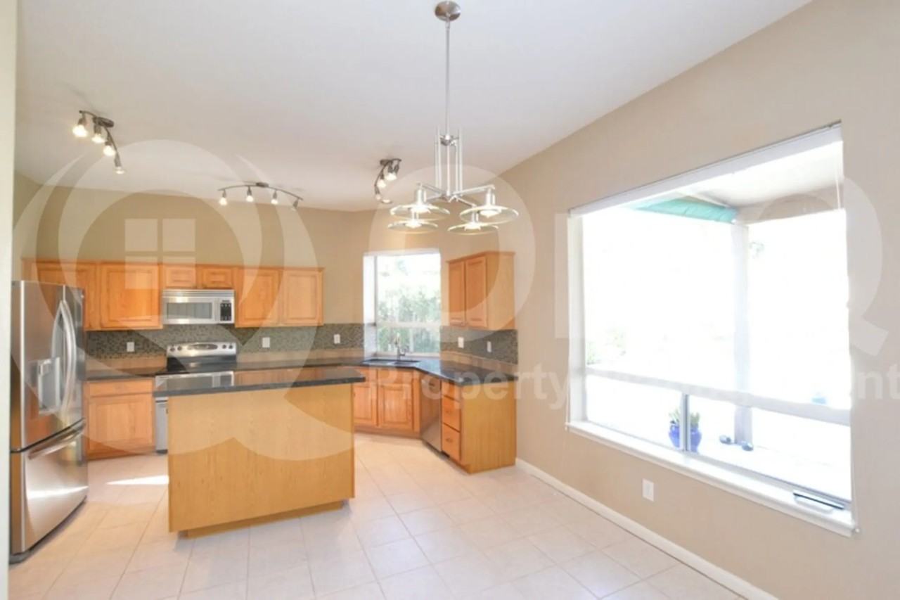 5450 E Anderson Dr - Photo 3 of 28