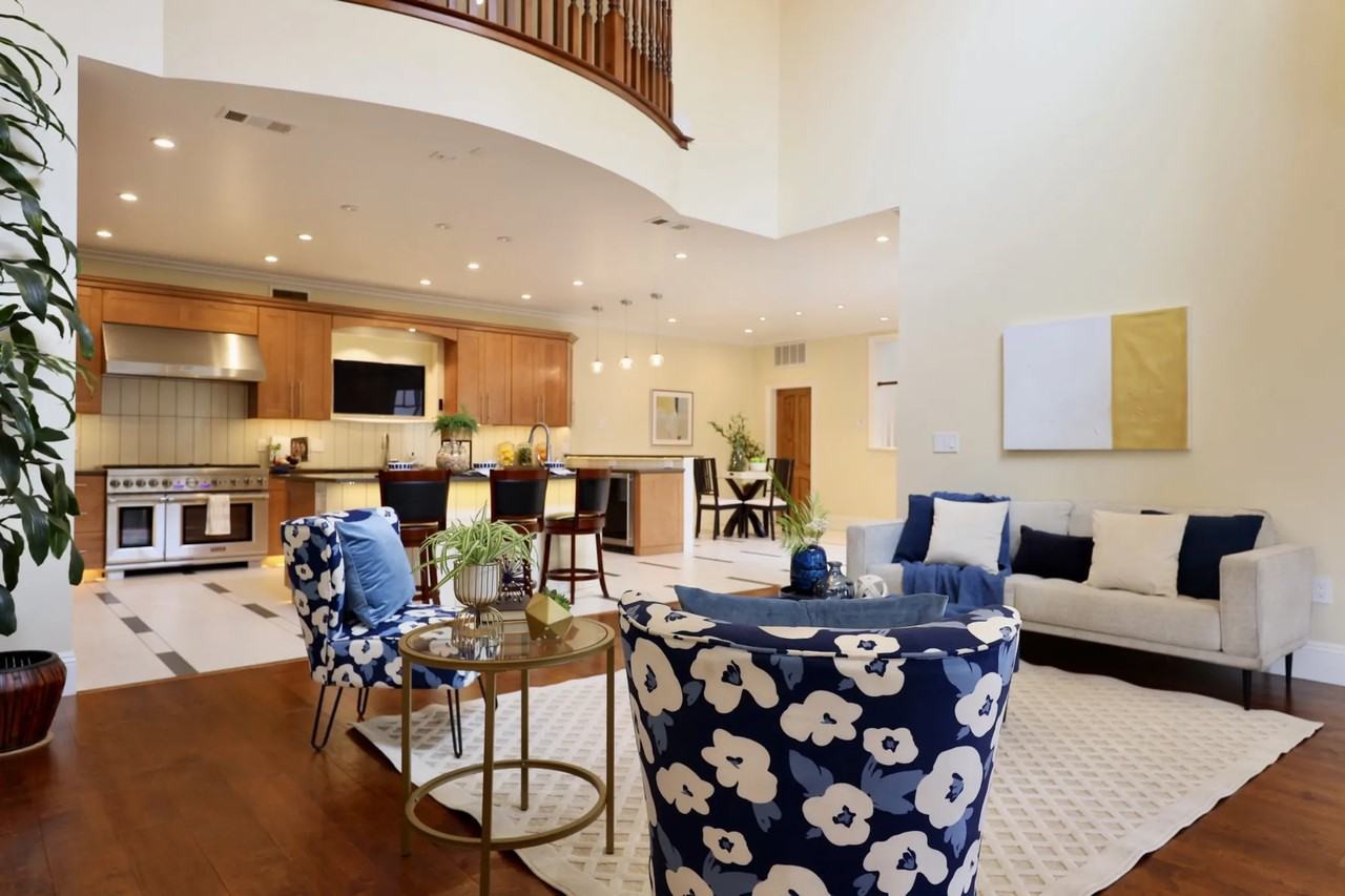 71 Dudley Ave - Photo 3 of 10