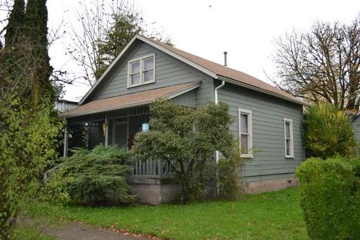 631 NW 3rd St - Photo 2 of 13