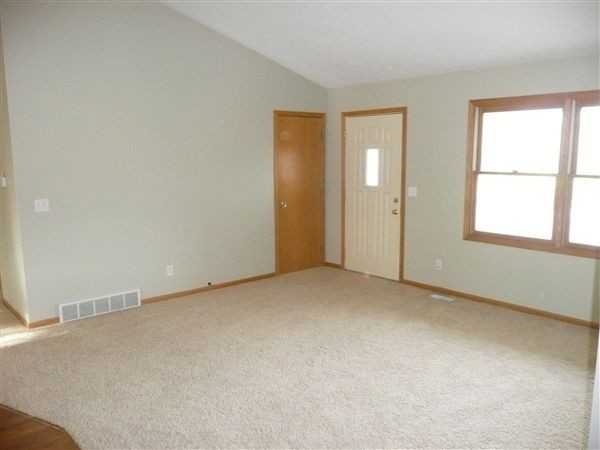 237 Sterling Dr - Photo 2 of 7