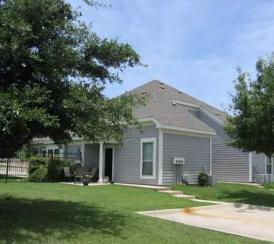 Hillside View Apartment - Photo 3 of 4