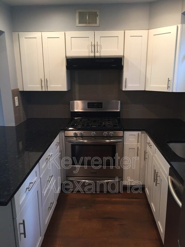 1610 Kenwood Ave - Photo 7 of 23