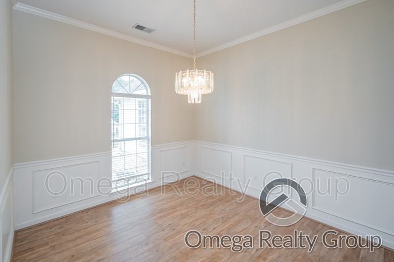 4008 Falliston Dr - Photo 7 of 50