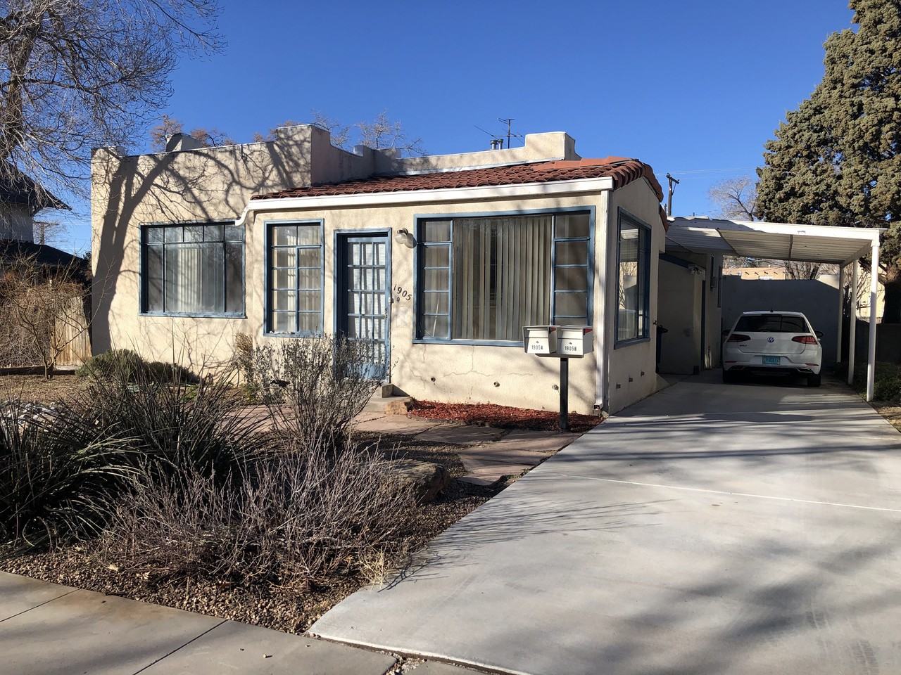 1905 Silver Ave Se - Photo 2 of 35