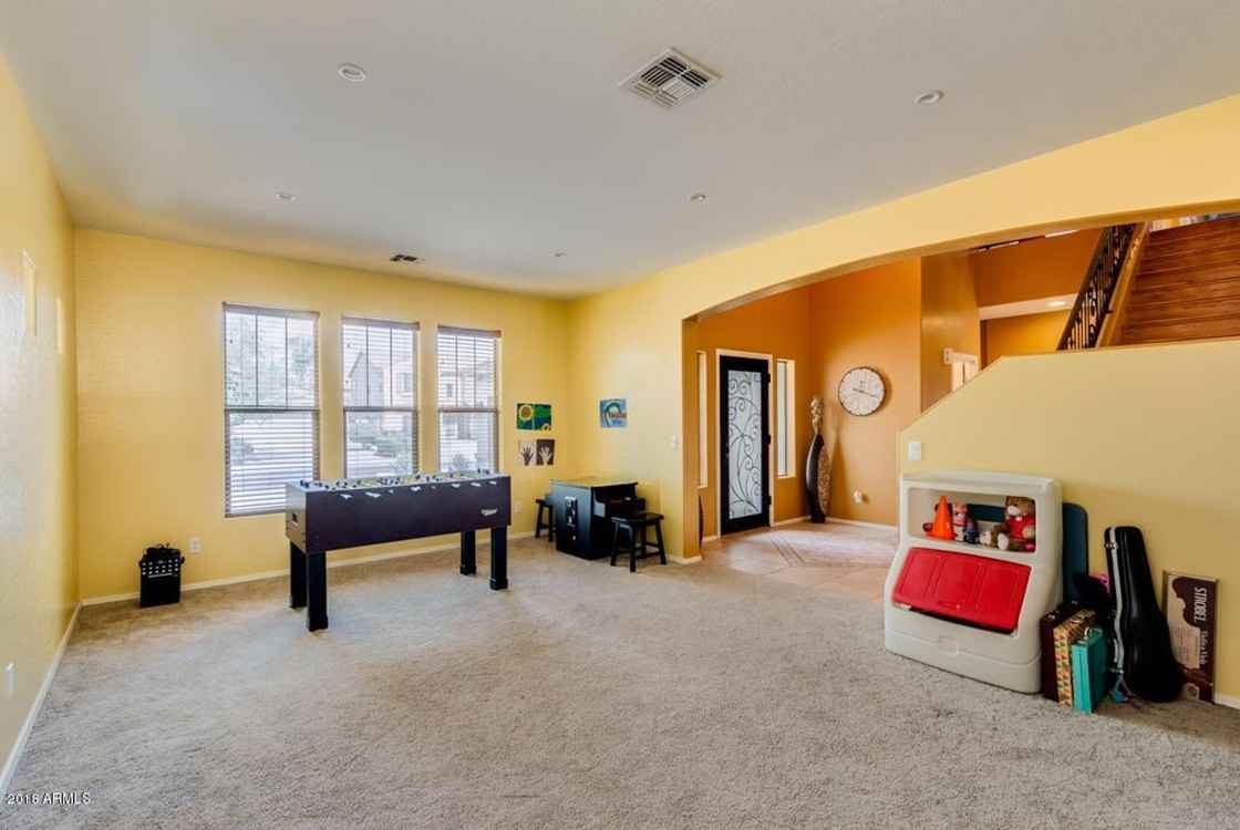 17867 W Watson Ln - Photo 4 of 28