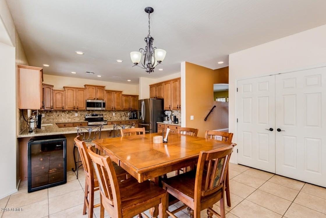 17867 W Watson Ln - Photo 6 of 28