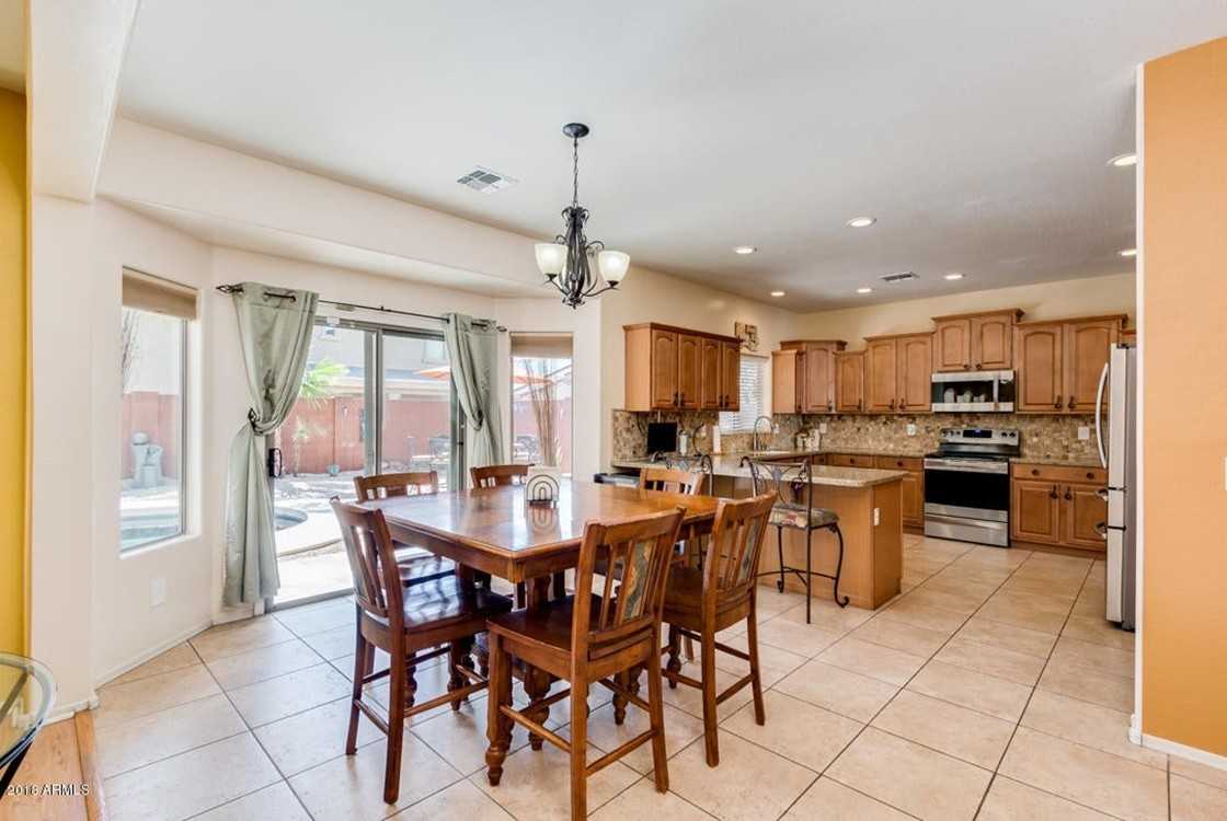 17867 W Watson Ln - Photo 7 of 28