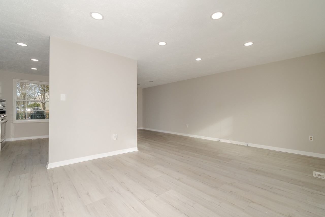 6511 Spelling Bee - Photo 5 of 40