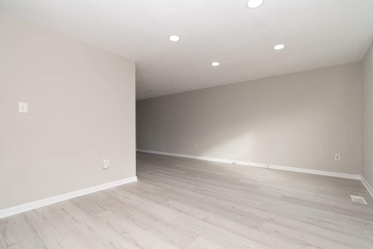 6511 Spelling Bee - Photo 6 of 40