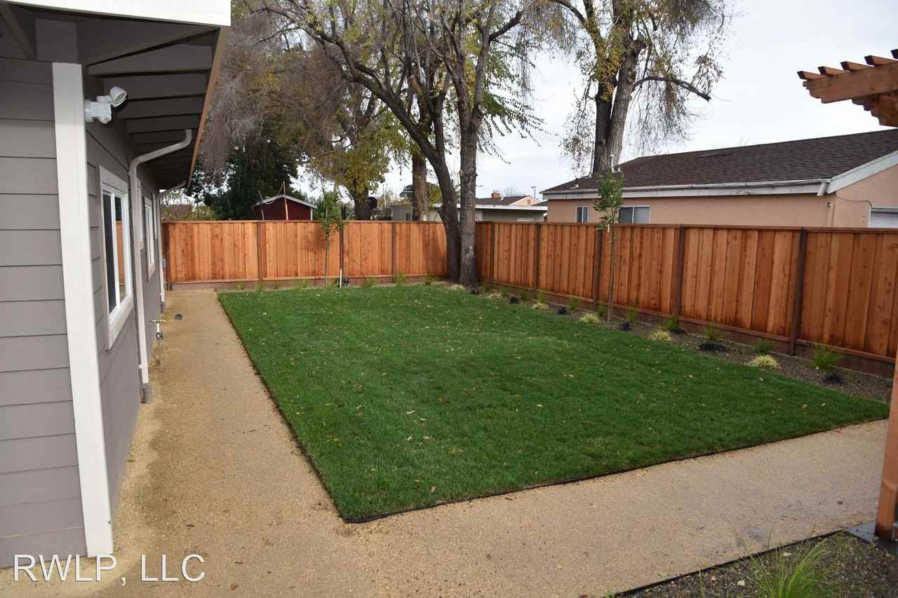 1110 Almanor Ave - Photo 2 of 19