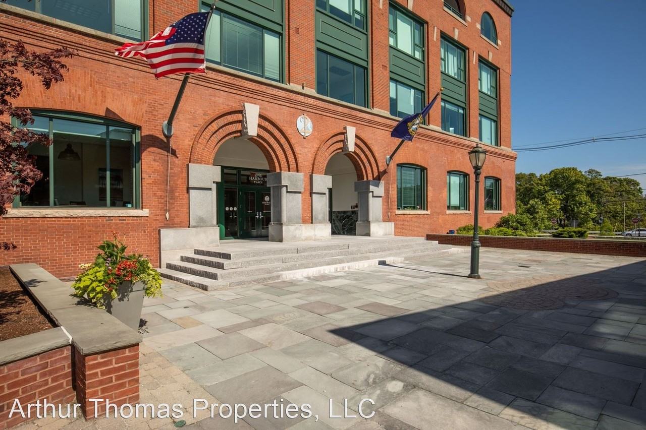 1 Harbour Pl #4H - Photo 2 of 39