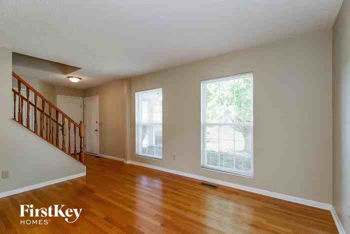 4596 Ellsberry Ct - Photo 3 of 15
