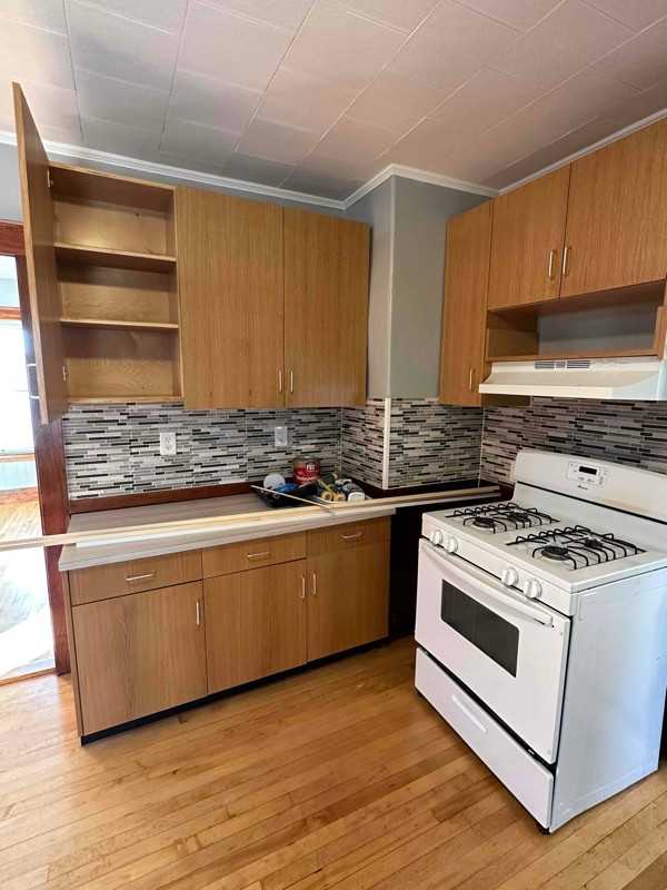 348 Rollstone St #3 - Photo 2 of 14