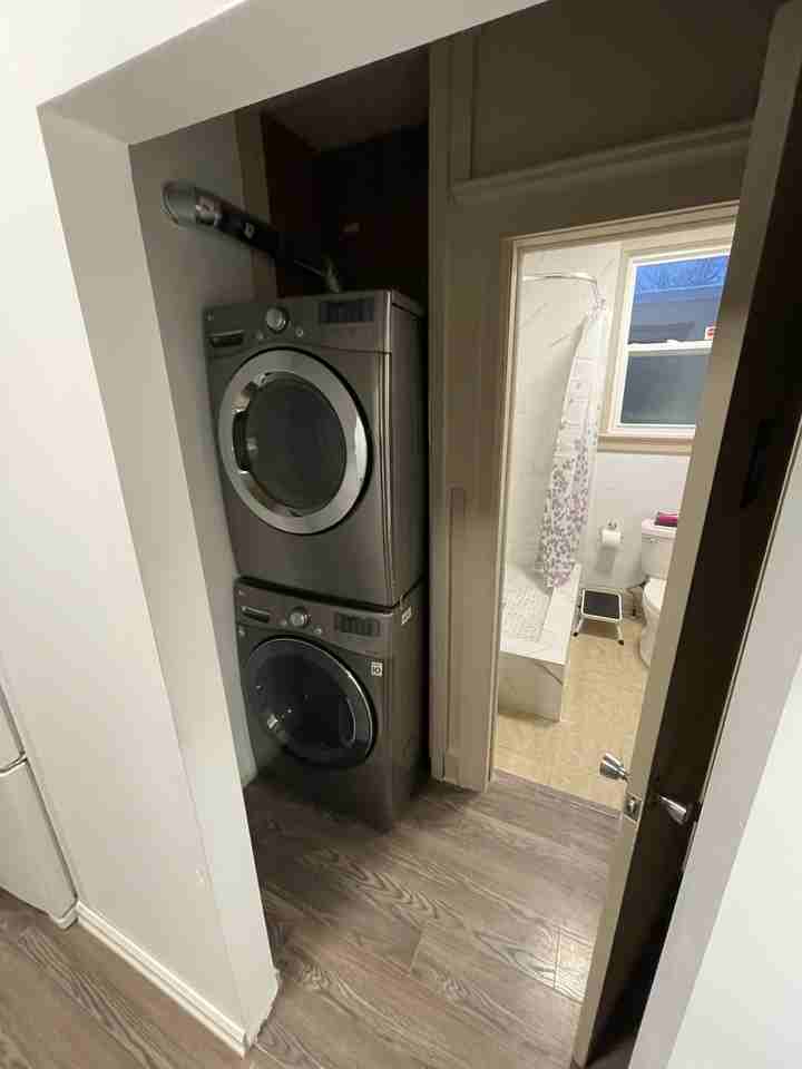 1319 Ouellette Avenue - Photo 5 of 18