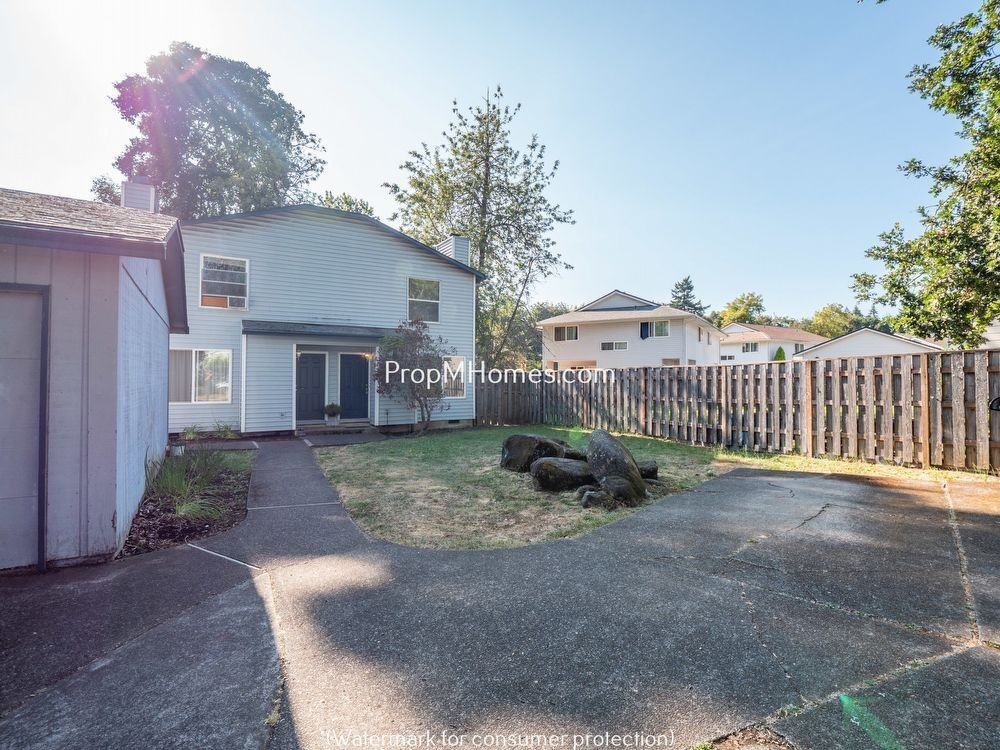 1070 Birchwood Dr - Photo 2 of 17