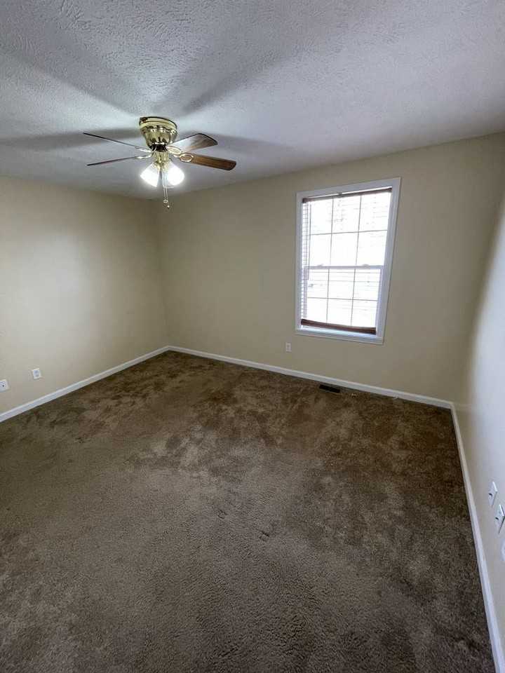 907 Arbor Ave - Photo 3 of 9