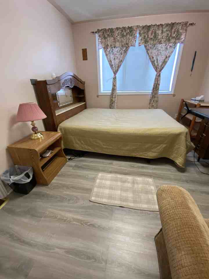 8 Timothy Lane - Photo 3 of 10