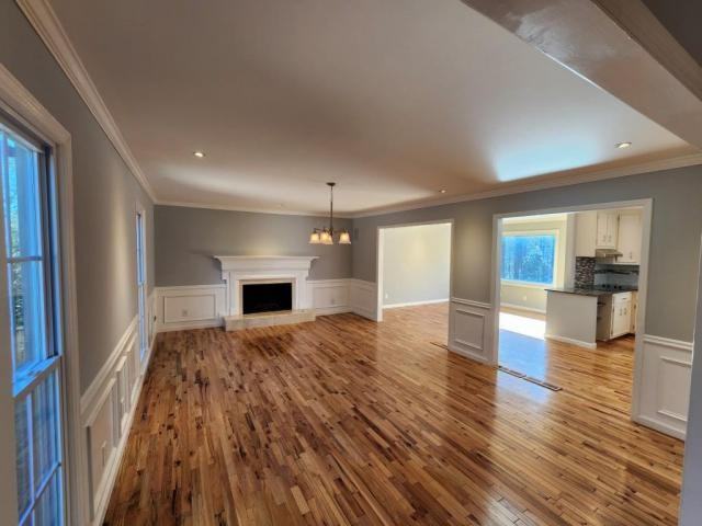 885 Melody Ln - Photo 3 of 40