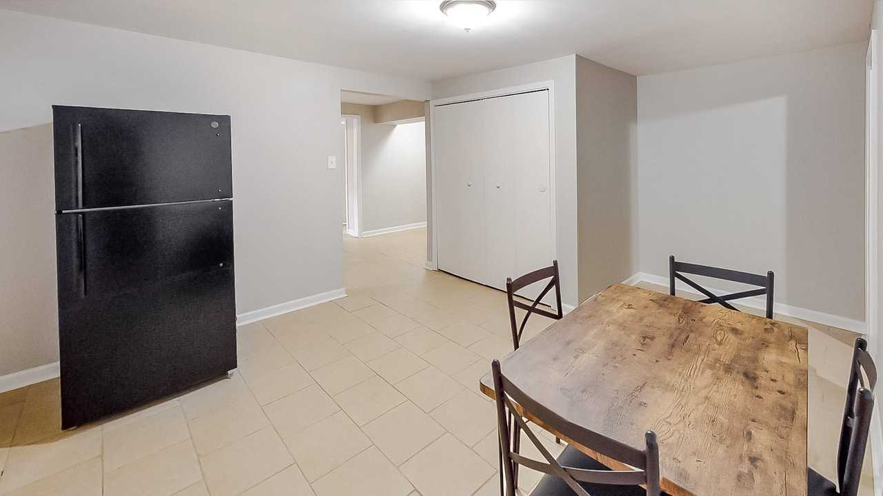 Jonathan Ave - Photo 4 of 12