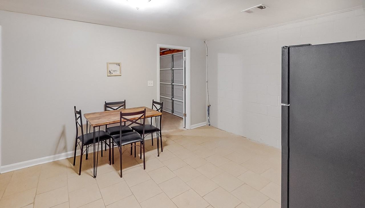 Jonathan Ave - Photo 5 of 12