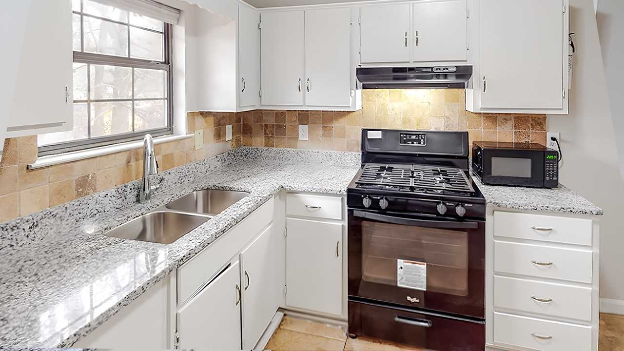 Jonathan Ave - Photo 7 of 12