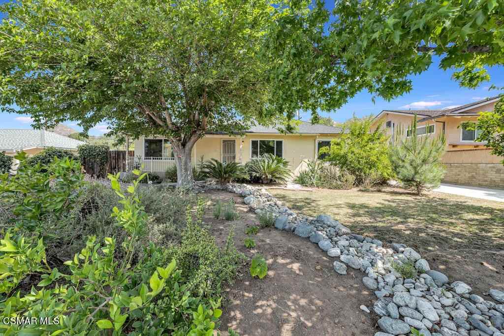 243 East Blaine Street - Photo 3 of 10