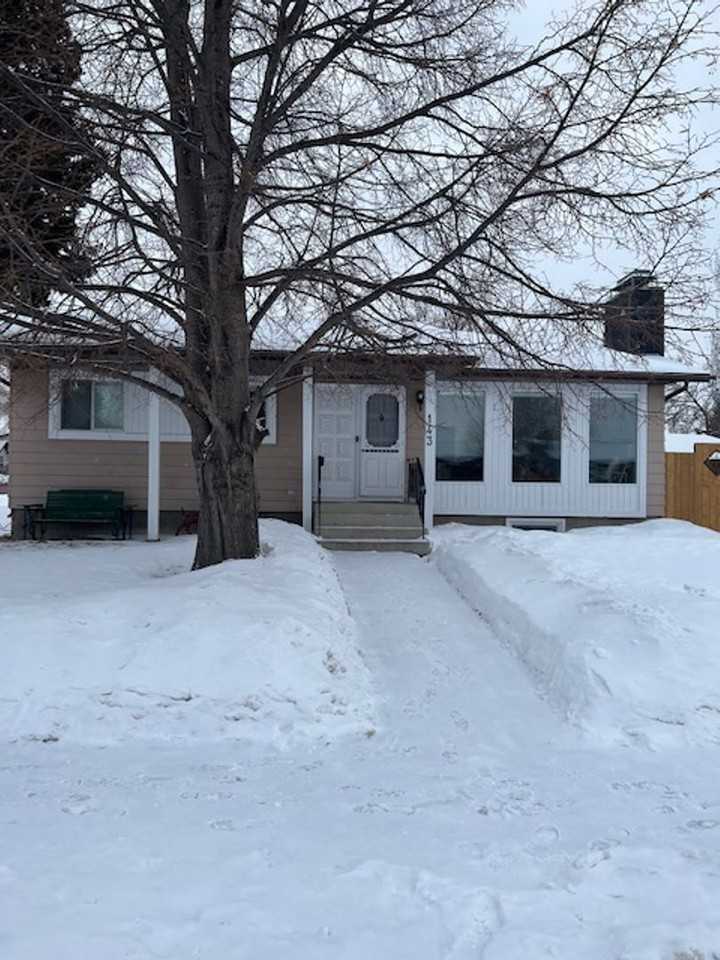 Beautiful Renovated 5 Bedroom House in Dundonald Apartments 143