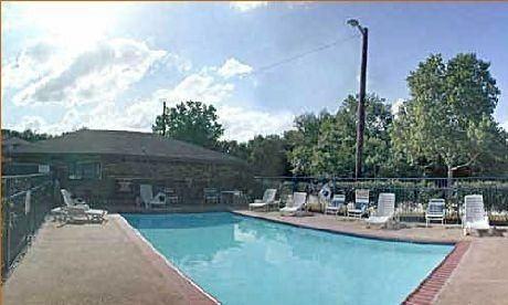 Strawberry Hill Apartments - Photo 2 of 3