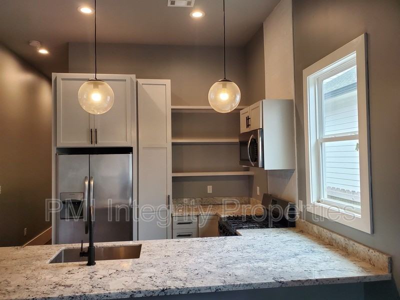 1014 Cadiz St - Photo 3 of 14