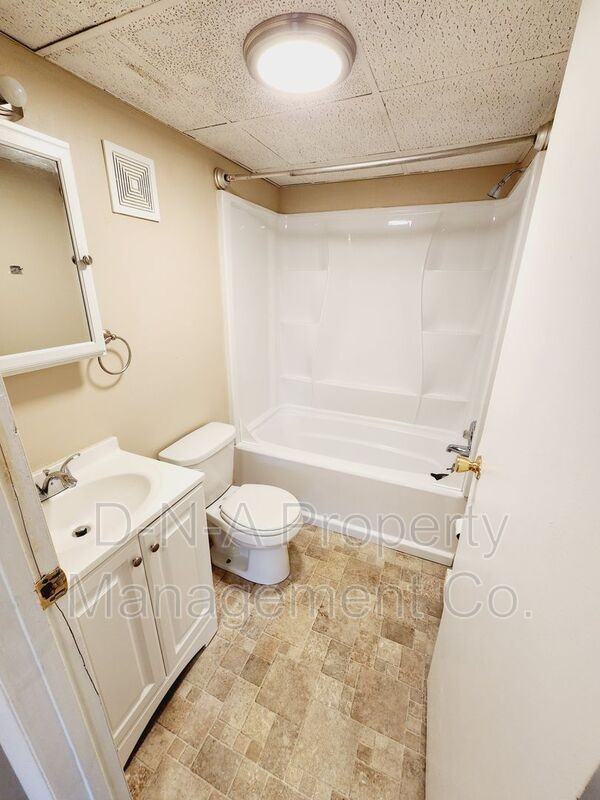 10 Adams St #E2 - Photo 3 of 8