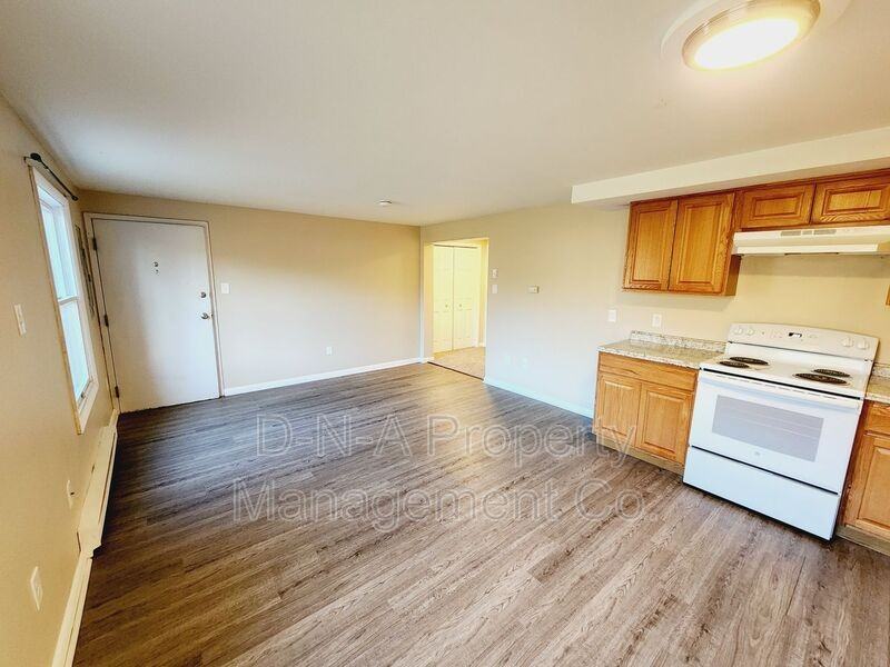10 Adams St #E2 - Photo 6 of 8