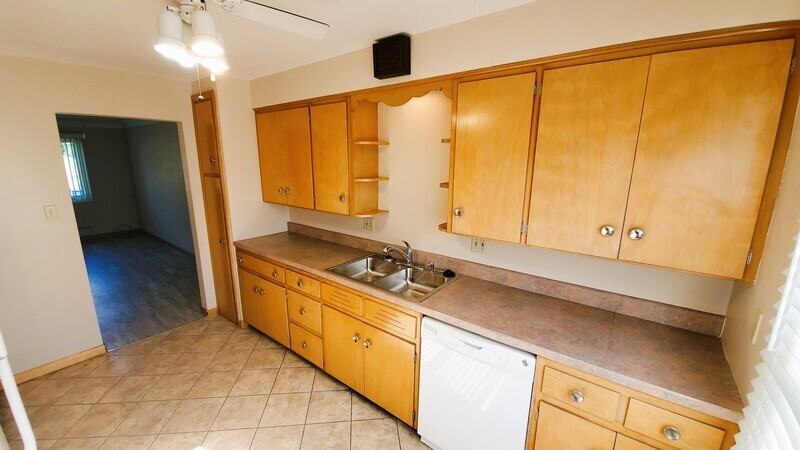 2903 Oakland Rd Ne - Photo 2 of 24