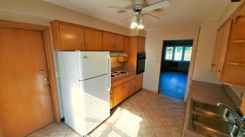 2903 Oakland Rd Ne - Photo 3 of 24