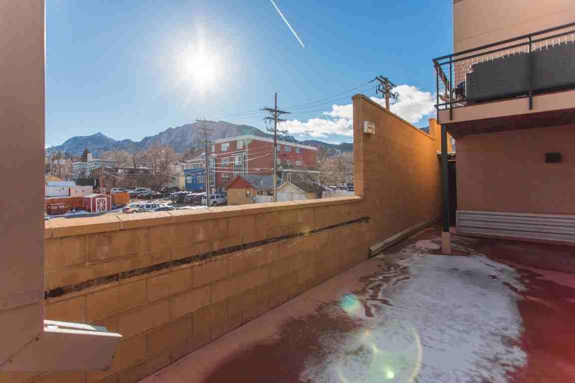 Lofts on College - Photo 3 of 13