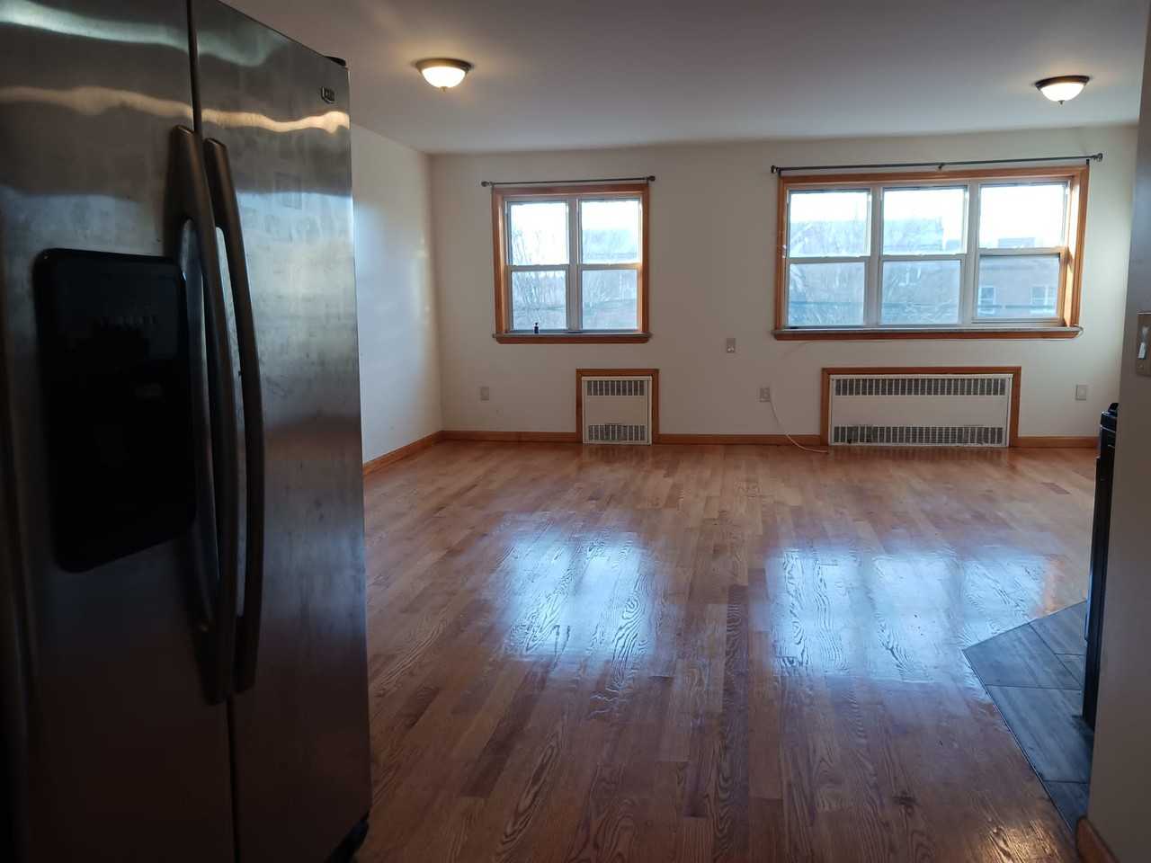 8641 25th Avenue 2f - Photo 2 of 13