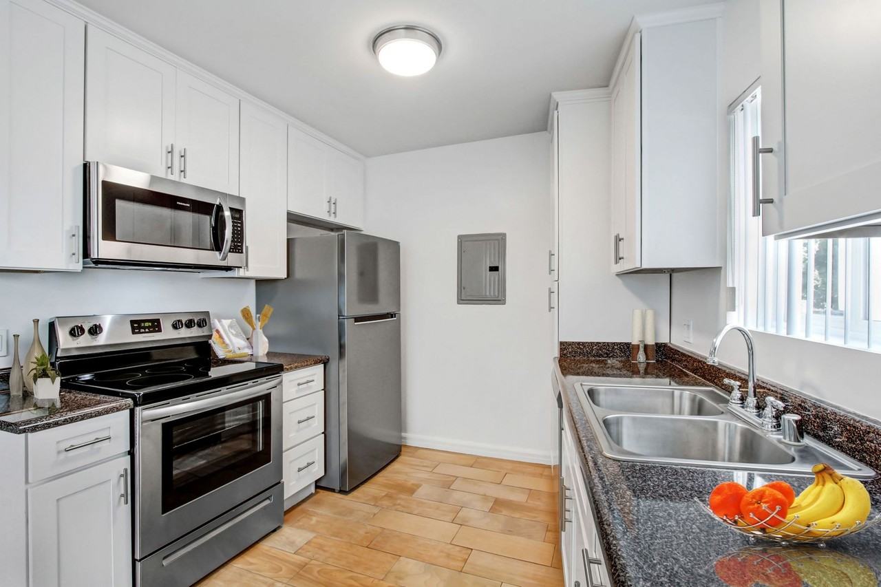 Wellworth Apartments - Photo 5 of 18