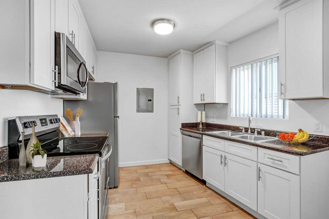 Wellworth Apartments - Photo 6 of 18