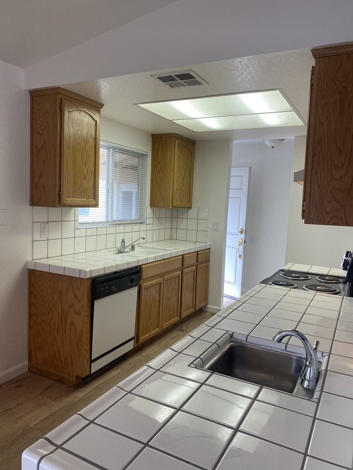 3309 Nightingale Dr #1 - Photo 6 of 23