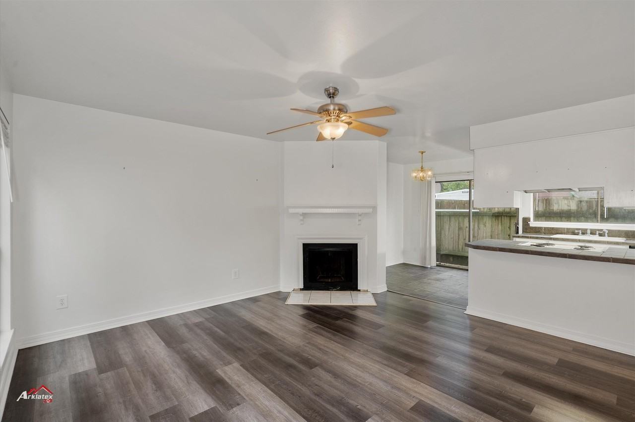 217 Settlers Park Dr #1 - Photo 2 of 11