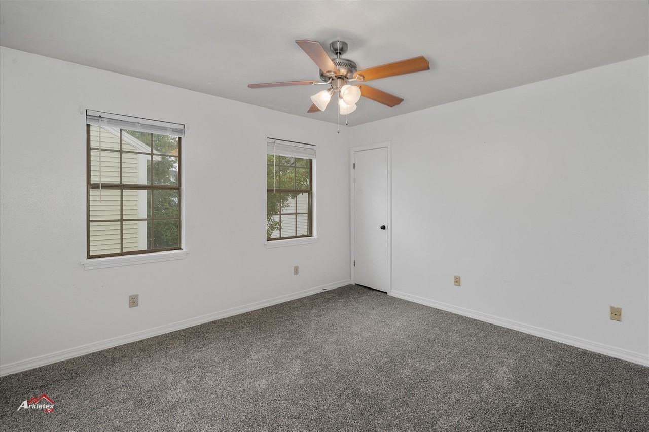 217 Settlers Park Dr #1 - Photo 7 of 11