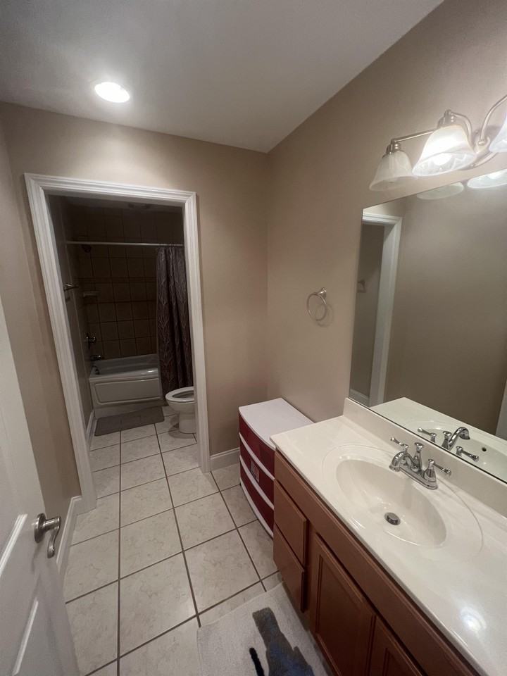 11 Palmetto Dr #1 - Photo 5 of 33