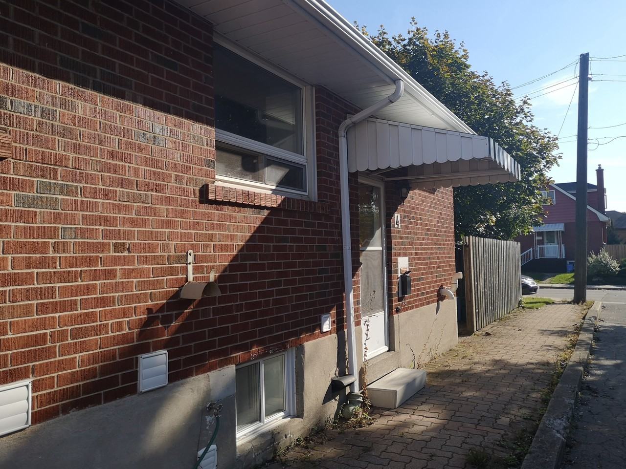 4 Grenadier Drive Apartments 4 Grenadier Dr, Hamilton, ON L8T 4C6