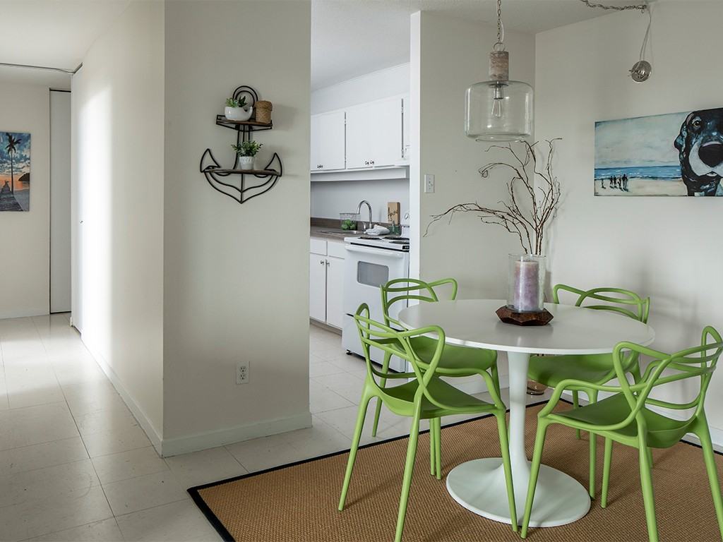 Le 700 St Joseph - Photo 3 of 10